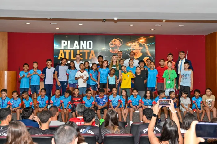 Lançamento do novo edital do Plano Atleta reúne autoridades, parceiros, atletas e estudantes da rede municipal em Vitória. Imagens: Léo Silveira