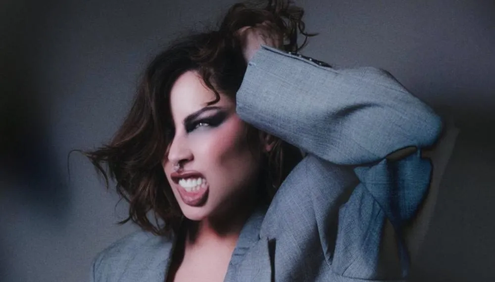 Turnê 2026 no Espírito Santo: A cantora Pitty celebra o lançamento de seu novo álbum de inéditas e confirma o tão aguardado retorno aos palcos capixabas após 10 anos. (Foto: Divulgação / Redes Sociais)