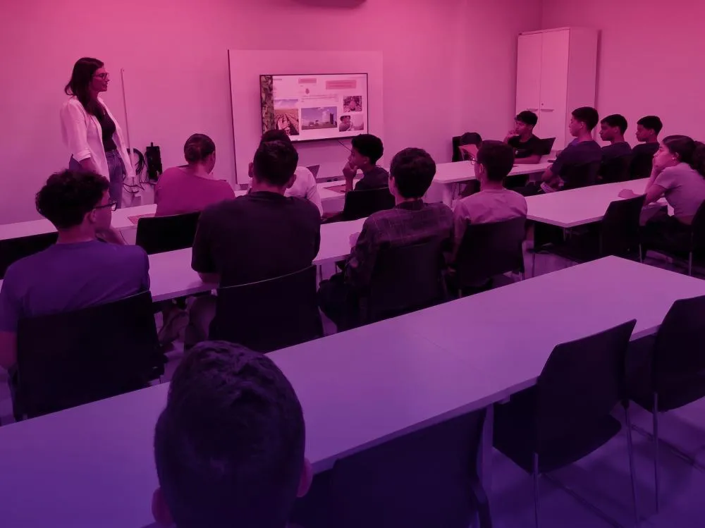 De “incubadora de pessoas” à inclusão digital: ONG de Colatina capacita jovens para as profissões do futuro