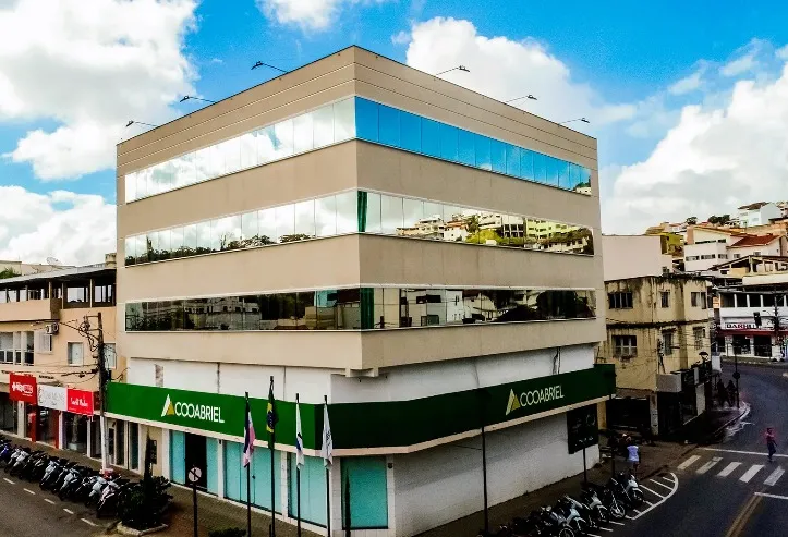 Força do cooperativismo: Cooabriel atinge R$ 3,02 bi em receita e avança para a 14ª posição no Anuário IEL 